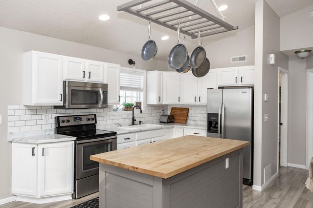 4985 55th Street S, Fargo, ND 58104