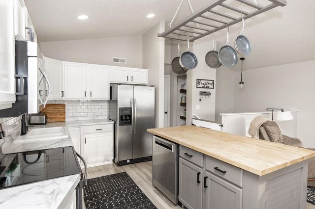 4985 55th Street S, Fargo, ND 58104