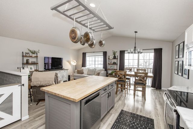 4985 55th Street S, Fargo, ND 58104