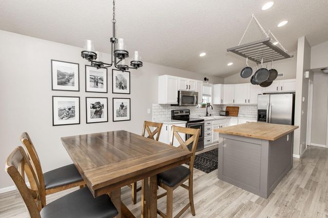 4985 55th Street S, Fargo, ND 58104