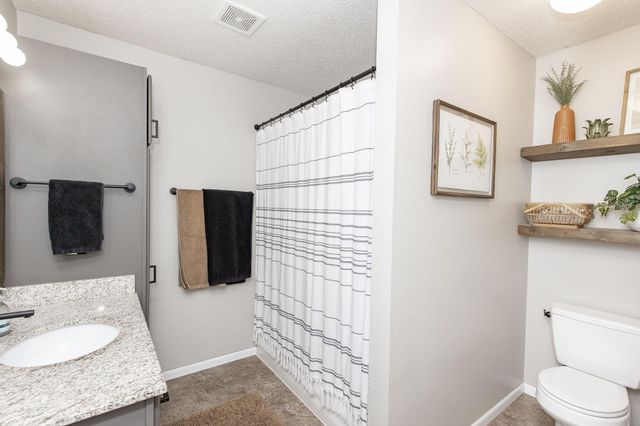 4985 55th Street S, Fargo, ND 58104