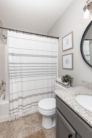 4985 55th Street S, Fargo, ND 58104