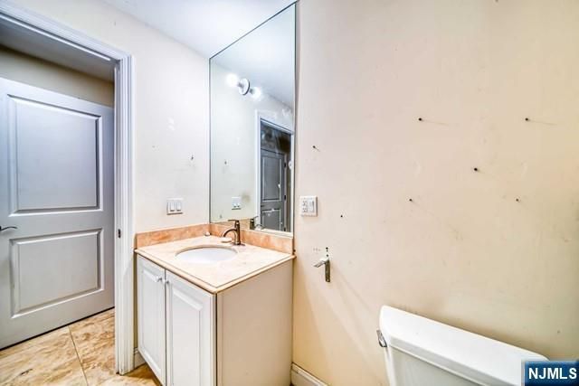27 Harrington Court, Harrington Park, NJ 07640