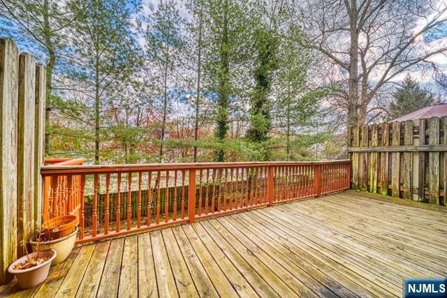 27 Harrington Court, Harrington Park, NJ 07640