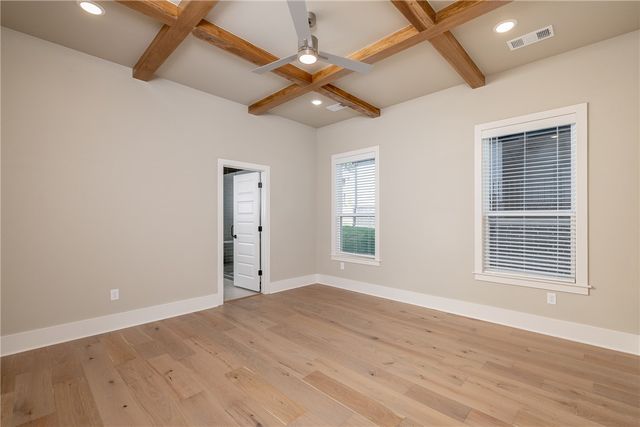 2649 E Livingston Lane, Fayetteville, AR 72703