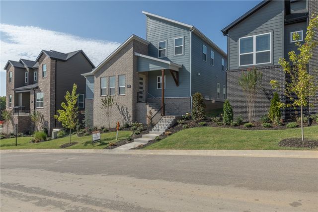 2649 E Livingston Lane, Fayetteville, AR 72703