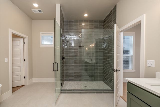 2649 E Livingston Lane, Fayetteville, AR 72703