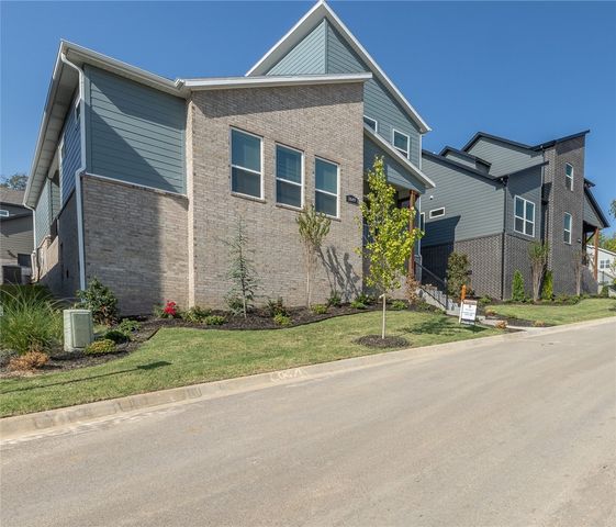 2649 E Livingston Lane, Fayetteville, AR 72703