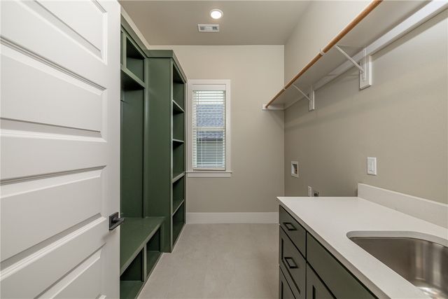 2649 E Livingston Lane, Fayetteville, AR 72703