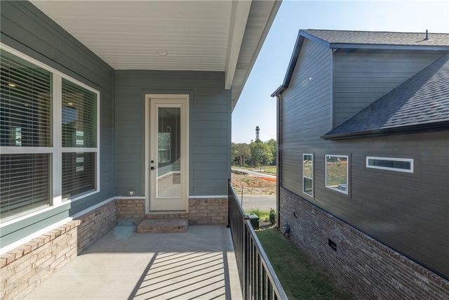 2649 E Livingston Lane, Fayetteville, AR 72703