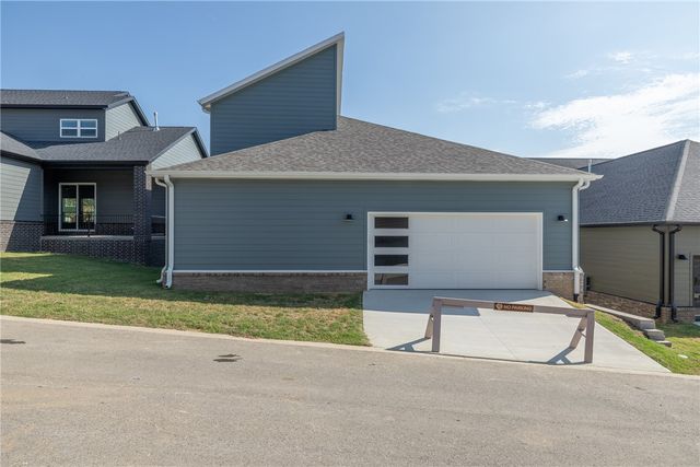 2649 E Livingston Lane, Fayetteville, AR 72703
