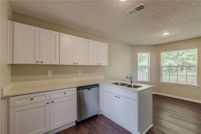 160 Goldleaf Drive, Hampton, GA 30228