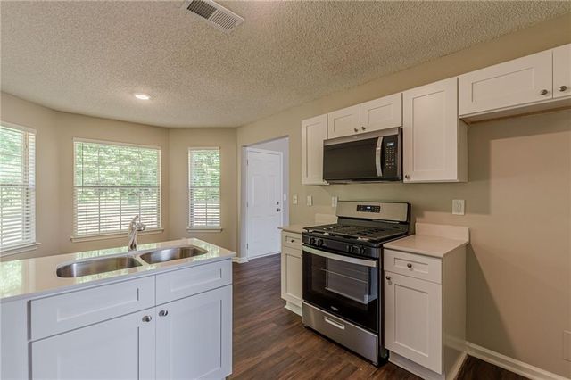 160 Goldleaf Drive, Hampton, GA 30228