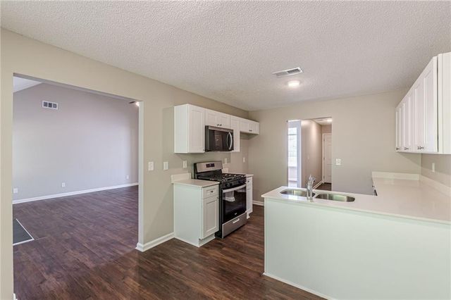 160 Goldleaf Drive, Hampton, GA 30228