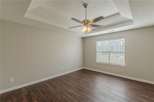 160 Goldleaf Drive, Hampton, GA 30228