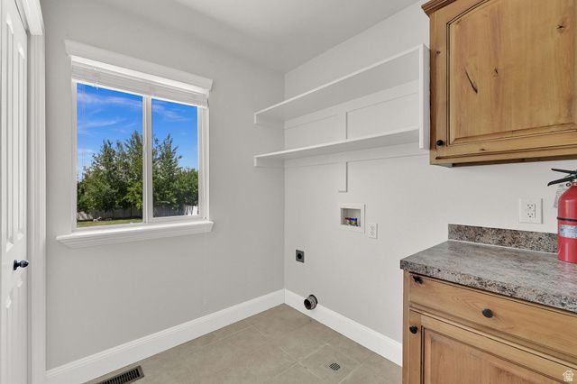 1407 N 3455 W, Clinton, UT 84015