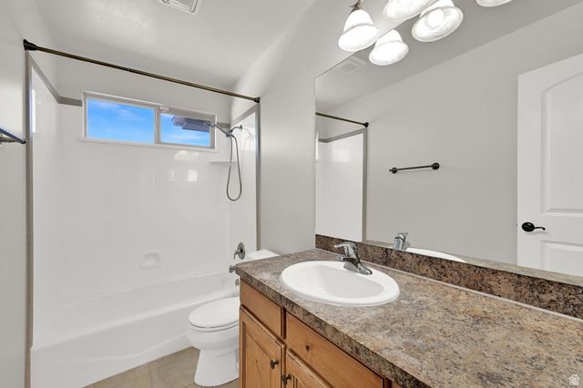 1407 N 3455 W, Clinton, UT 84015