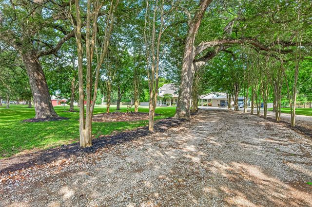 461 County Road 174, Wharton, TX 77488