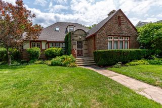 2625 Scott Street, Davenport, IA 52803