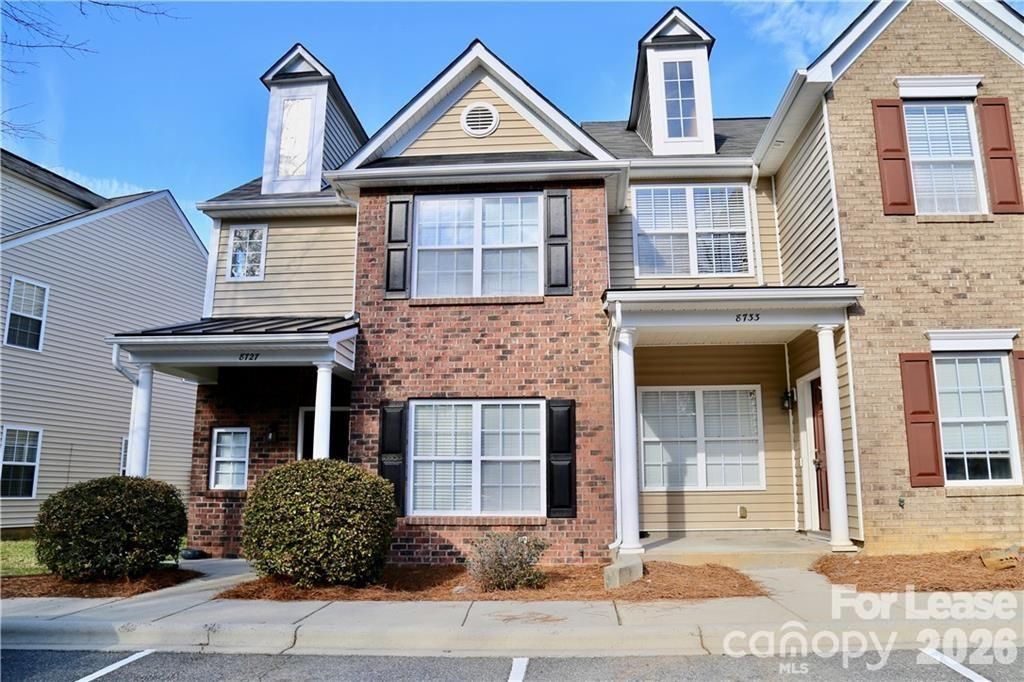 8727 Wandering Creek Way, Charlotte, NC 28227
