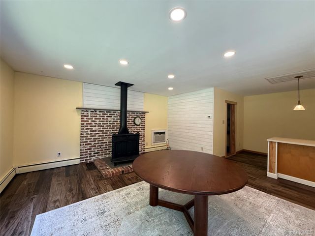 51 Hastings Drive, Stony Brook, NY 11790