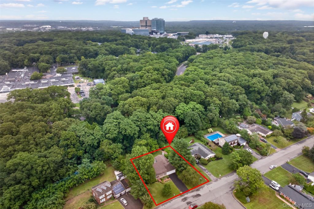 51 Hastings Drive, Stony Brook, NY 11790 — photo 2