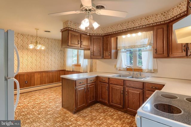 231 W ELM ST, Palmyra, PA 17078
