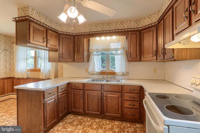 231 W ELM ST, Palmyra, PA 17078