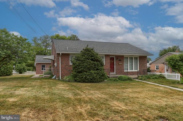 231 W ELM ST, Palmyra, PA 17078