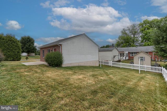 231 W ELM ST, Palmyra, PA 17078