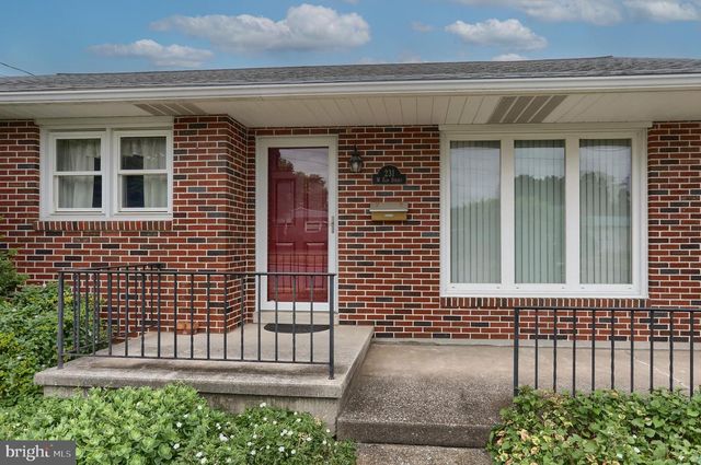 231 W ELM ST, Palmyra, PA 17078