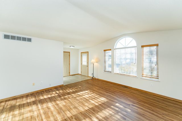 4933 35th Avenue NW, Rochester, MN 55901