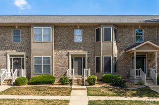 521 Queens Court Place, St Peters, MO 63376