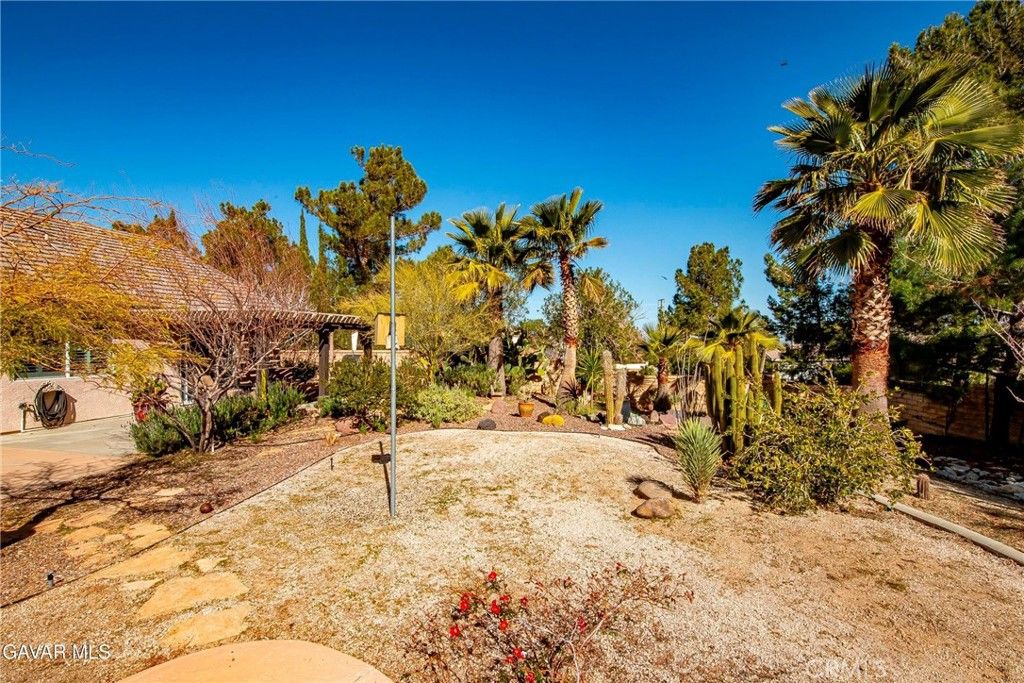 Image 44 of property listing at 41154 Heights, Palmdale, CA 93551