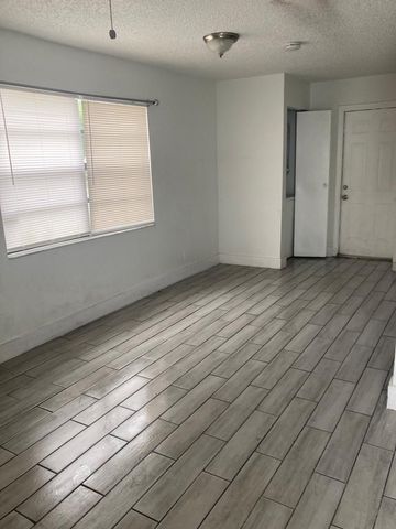 1565 W 36th Street, Riviera Beach, FL 33404