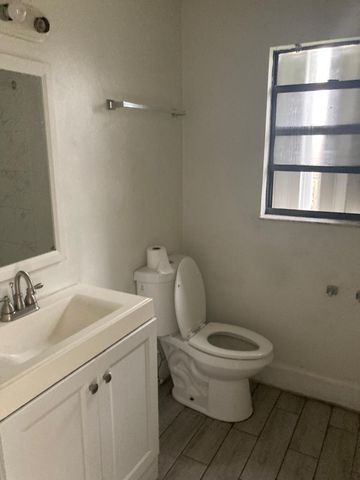 1565 W 36th Street, Riviera Beach, FL 33404