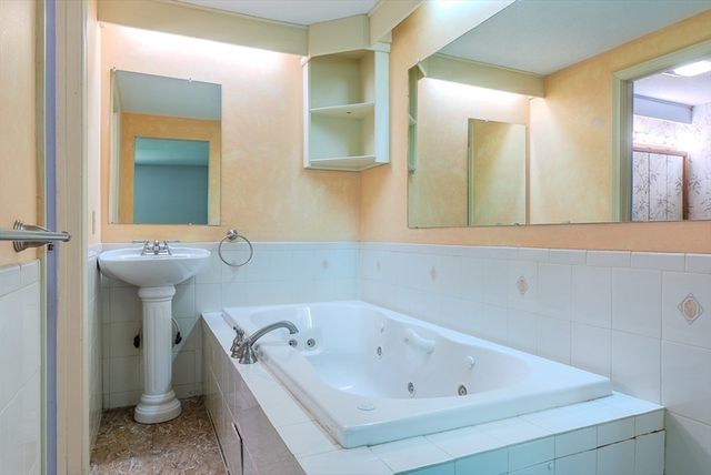 4105 Woodbridge Road 4105, Peabody, MA 01960