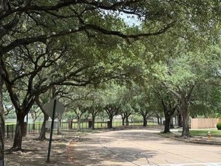 501 Valley Brook Drive, La Porte, TX 77571