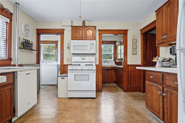 26 Williams Street, Coventry, RI 02816