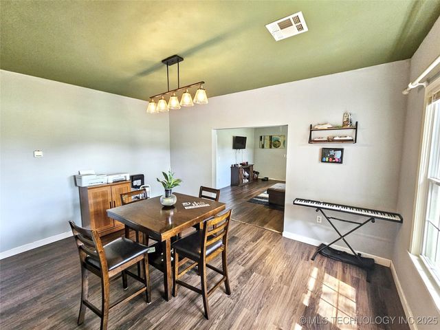 56167 County Road 660, Colcord, OK 74338