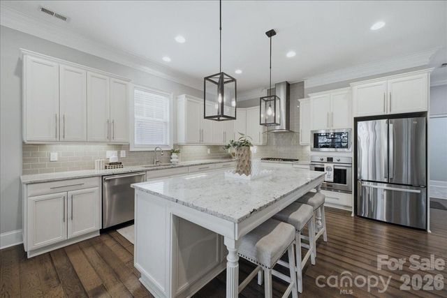 1103 N Sharon Amity Road, Charlotte, NC 28211