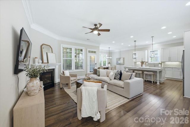 1103 N Sharon Amity Road, Charlotte, NC 28211