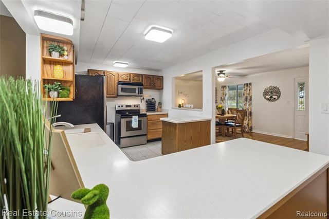 1565 W Rolston Road, Linden, MI 48451