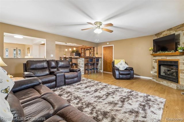 1565 W Rolston Road, Linden, MI 48451