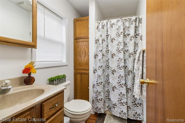 1565 W Rolston Road, Linden, MI 48451