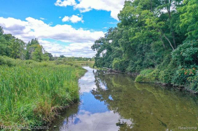 1565 W Rolston Road, Linden, MI 48451