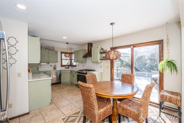 7003 Country View Boulevard, Jackson, MI 49201