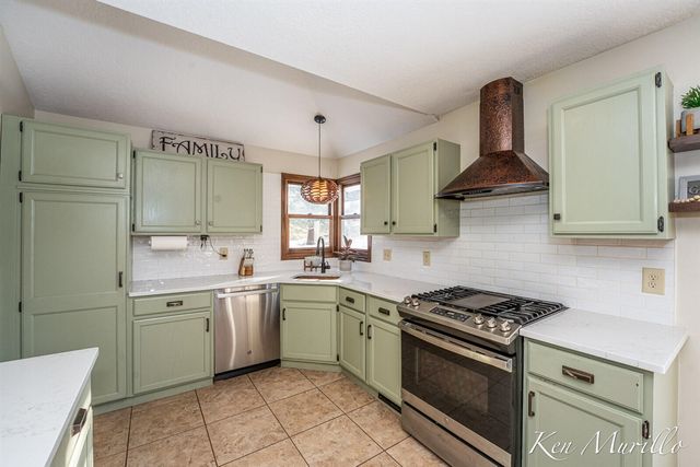 7003 Country View Boulevard, Jackson, MI 49201