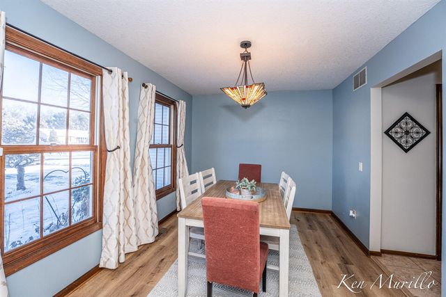 7003 Country View Boulevard, Jackson, MI 49201