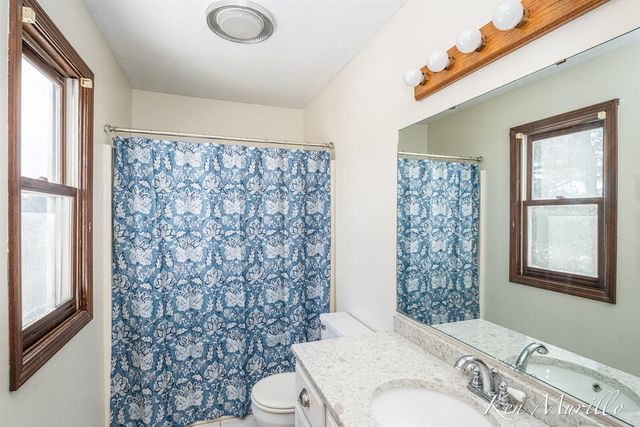 7003 Country View Boulevard, Jackson, MI 49201